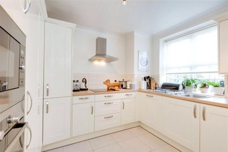 3 bedroom flat to rent - Photo 4