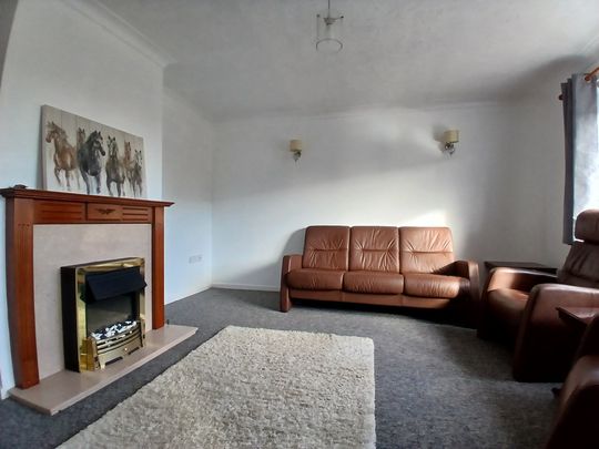 3 bed semi-detached house to rent in Lindford Drive, Norwich, Norfolk - Photo 1
