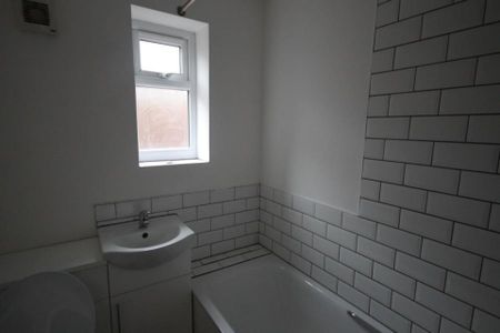 Crescent Road, TF1 5LE - £725 pcm - Photo 3