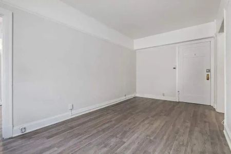 1 Bedroom - Photo 3