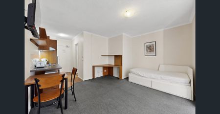 Furnished Studio Apartment Includes Electricity, Gas & Water! - Photo 2