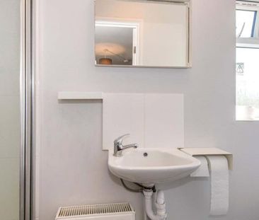 1 bedroom property to rent - Photo 6