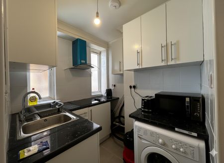 Chapter Road, London, NW2 - Photo 2