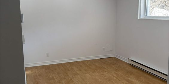 4 1/2, Disponible Le 1e Mars - Photo 3