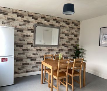 4 Bed Terraced House, Kelso Gardens, LS2 - Photo 1