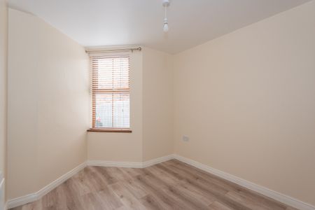 Apt 1 699 Antrim Road, Belfast, BT15 4EH - Photo 5