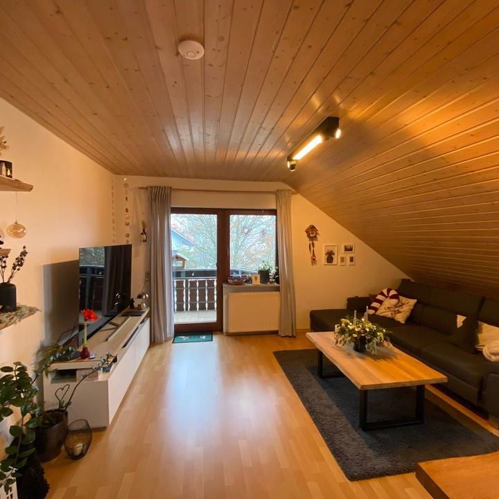 schöne und gemütliche 2-Zimmerwohnung im DG - Photo 1