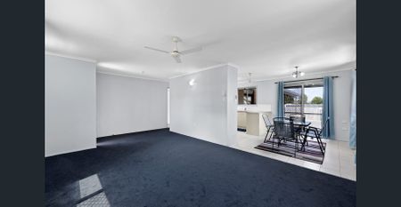 SPACIOUS FAMILY HOME IN MOUNT PLEASANT - Photo 3