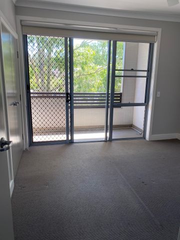 77 Caddies Boulevard, ROUSE HILL NSW 2155 - Photo 2