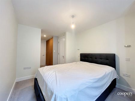 2 bedroom apartment - Photo 3