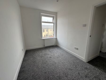 2 Bedroom Terraced House - Photo 4