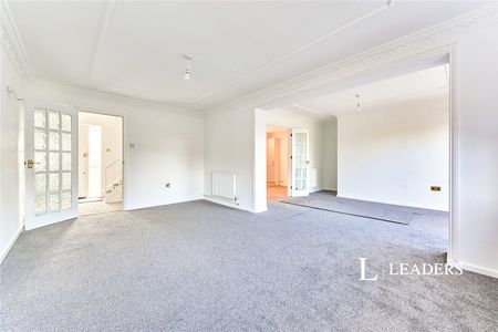 3 bedroom house to rent Shawbridge, Harlow, Essex, CM19 - Photo 4