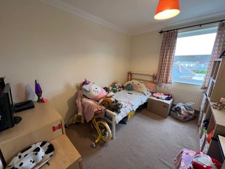 2 Bedroom Flat / Apartment - Water Lane, Totton - Photo 4