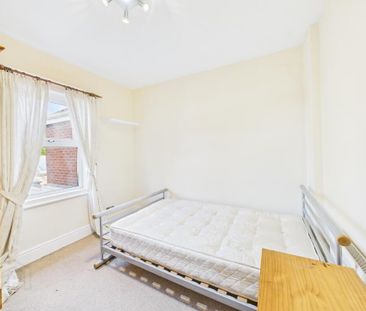 18 Willowfield Parade, Belfast, BT6 8HQ - Photo 1