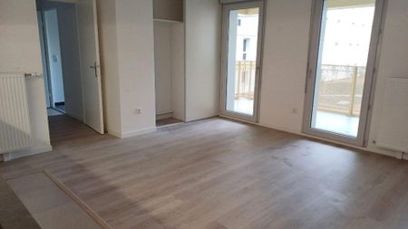 location Appartement T3 DE 62.53m² À REIMS - Photo 2