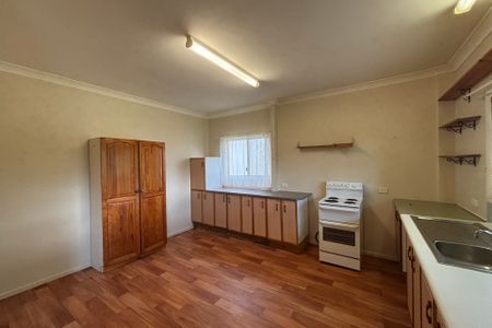 2460, Toowoomba - Photo 3