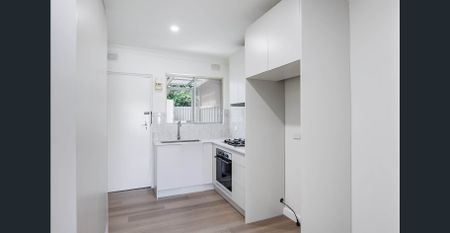 Sophisticated Living in Mile End - Photo 5