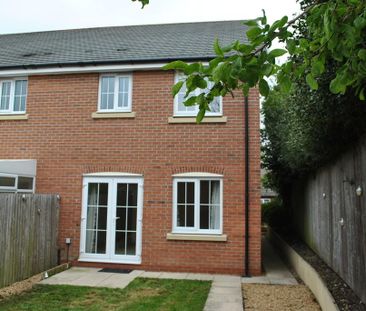 2 bedroom semi-detached house to rent - Photo 4