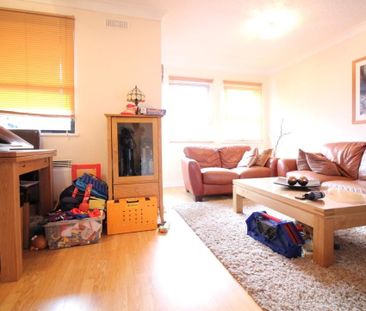 Gloucester Avenue, Slough - Photo 5