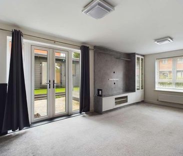 Risborough Lines, Folkestone, CT20 - Photo 3