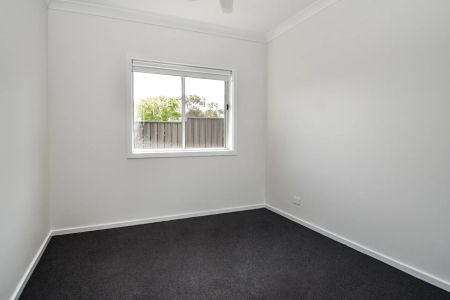 Spacious and Bright Family Home - Photo 3