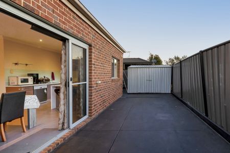 Charming Family Home in Craigieburn - Photo 5