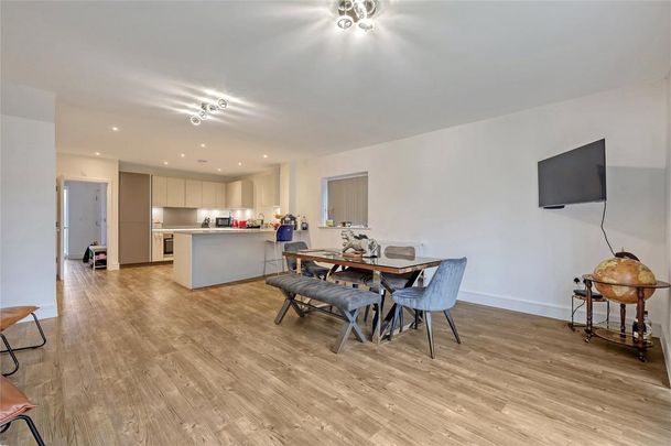 5 bedroom detached house to rent - Photo 1