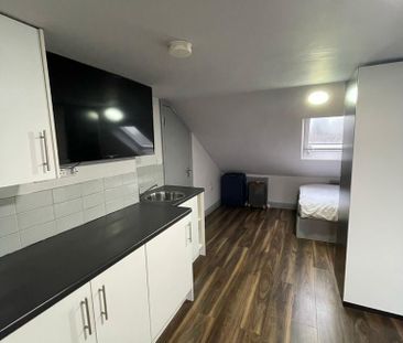 Studio to rent - Photo 2
