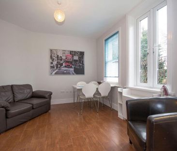 4 bedroom semi-detached house to rent - Photo 1