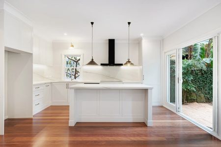 Charming Family Living in Peaceful, Leafy Cul-de Sac - Photo 5