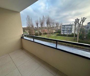 location Appartement T2 DE 40.49m² À PLAISIR - Photo 4