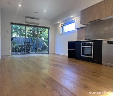 MODERN LIVING IN PRIME LOCATION - Photo 2