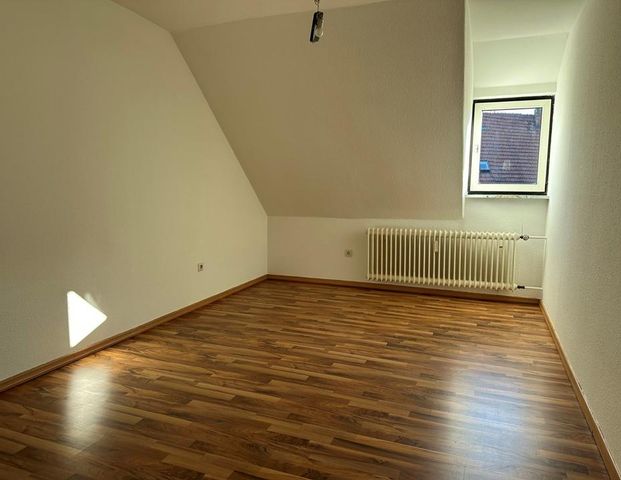 Frei ab sofort! 3-Zimmer Dachgeschosswohnung im Zentrum von Bischofsheim (Rhön) - Foto 1