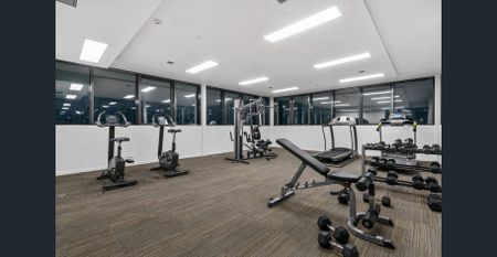 STUNNING 2 BEDROOM APARTMENT - Photo 2