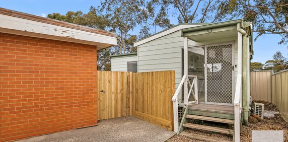 15a Charles Road, Altona VIC 3018 - Villa For Rent | Domain - Photo 2