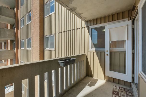 For Lease - 1599 Lassiter Terrace Unit# 413, Beacon Hill North - South and Area, Ontario - Photo 1