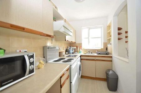 Ottershaw, KT16 - Photo 3