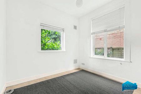 Woodside Park Road, North Finchley, London, N12 - Photo 4