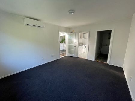 Modern & Renovated Studio - Photo 2