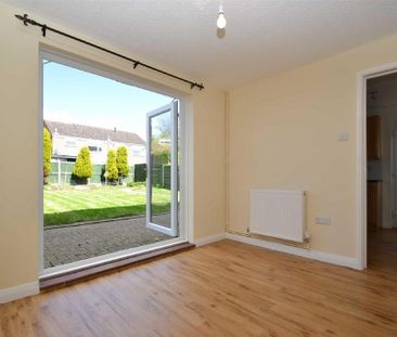 3 bedroom semi-detached house to rent - Photo 2