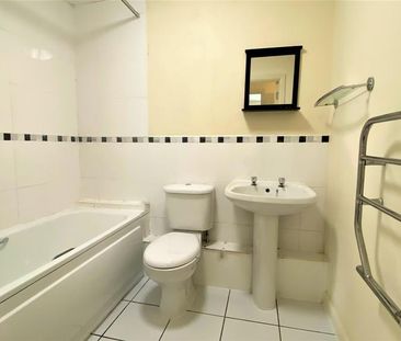 2 bedroom flat to rent - Photo 4