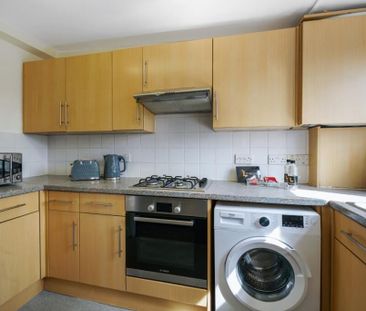 2 bedroom property to let - Photo 3