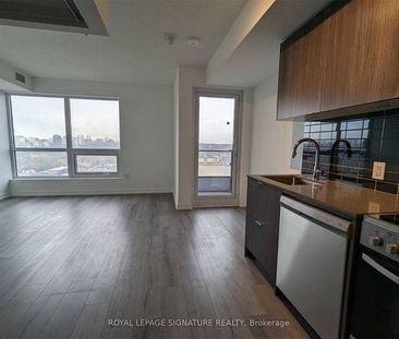 Bloor E/Sherbourne-Large 1Bdrm+Den 1Bath - Photo 4