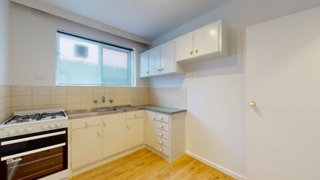 Quiet, Comfortable and Conveniently Located - Photo 3