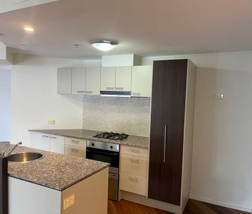 Unfurnished Two Bedroom Apartment - Oaks Aurora - Photo 6