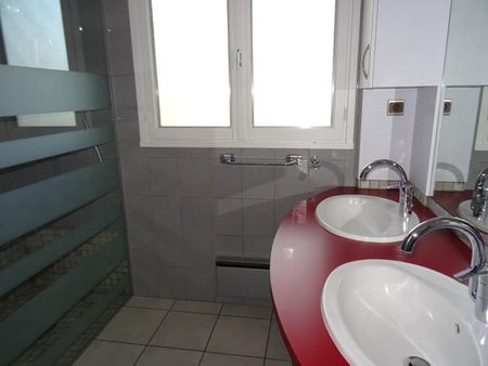 Location Maison 5 pièces 187m² - Photo 5