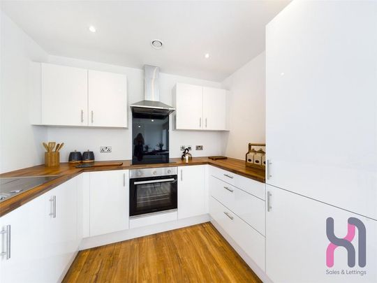 2 bedroom flat to rent - Photo 1