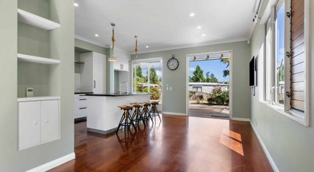 Sophisticated Family Living in the Heart of Remuera - Photo 5