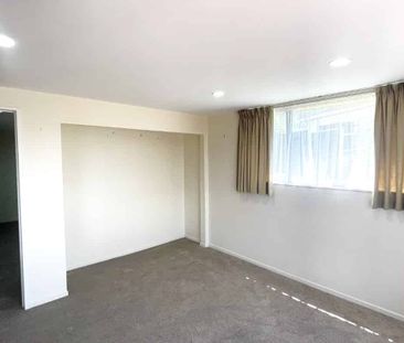Spacious 2 Bedroom Flat Unit in Botany Downs - Photo 3