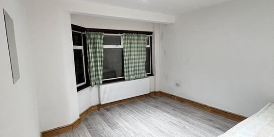 Room in a Shared House, Wyvenhoe Road, HA2 - Photo 3